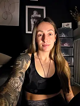 NicoleKaiser online show from April 1, 2026, 8:06 pm