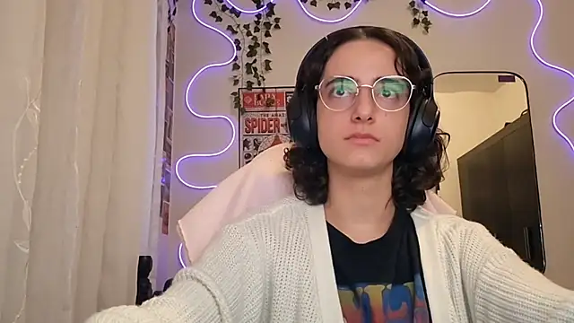 SanjuanaEytchison online show from April 17, 2026, 9:56 am