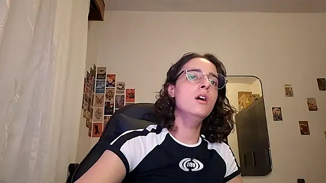 SanjuanaEytchison online show from April 1, 2026, 10:50 pm