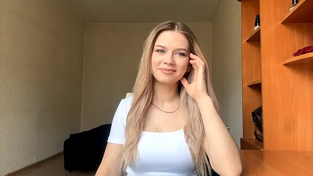 DeettaTolly online show from April 6, 2026, 4:08 am