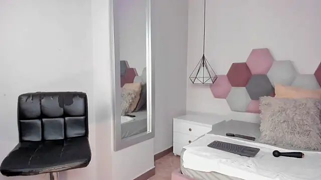 AnnieBlluee online show from April 10, 2026, 12:01 pm