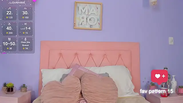 PriscilaCooper online show from April 11, 2026, 6:44 pm