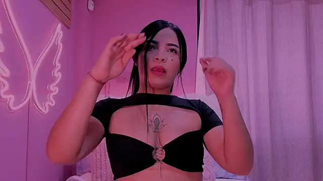 nicole fiire online show from April 6, 2026, 2:18 pm