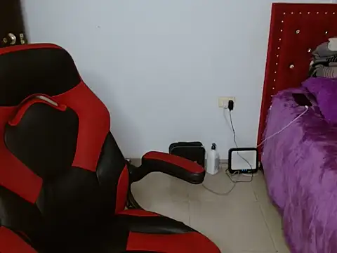 venecasexy45 online show from April 16, 2026, 9:32 am