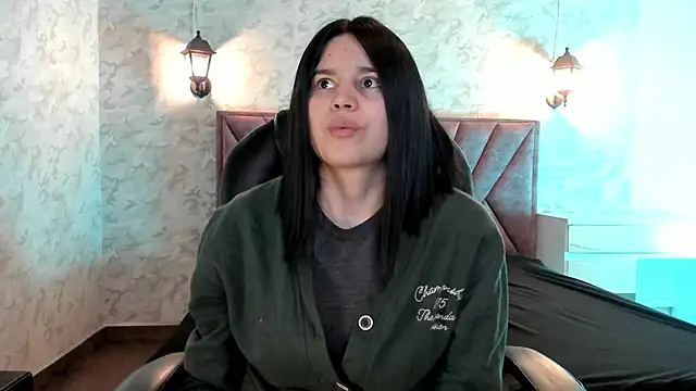 Cata black online show from April 4, 2026, 12:23 pm