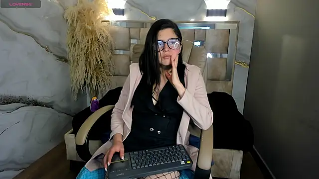 Snapshot of Cata_black chatting on April 24, 2026, 5:15 pm Cata black online show from April 24, 2026, 5:15 pm