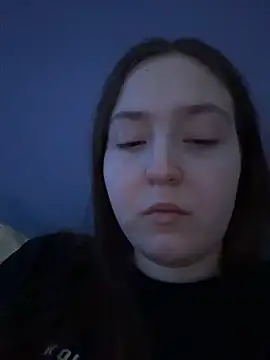 charmingggirl online show from April 15, 2026, 1:22 am