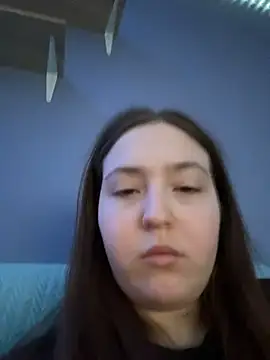 charmingggirl online show from April 16, 2026, 8:37 am