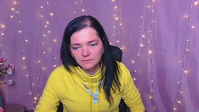 LauraFinn online show from March 26, 2026, 7:23 pm