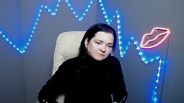 LauraFinn online show from March 20, 2026, 1:12 pm