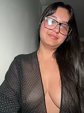 1 Scarllet  online show from April 18, 2026, 2:47 am