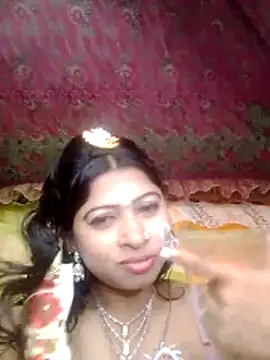 sexymoon2233 online show from March 26, 2026, 4:44 am