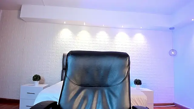 mily Lopez online show from March 26, 2026, 10:57 am