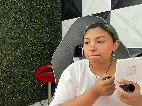 katteyes 20 online show from March 25, 2026, 7:35 pm