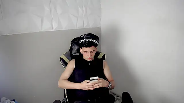 Mathias twinkk online show from April 15, 2026, 4:44 pm