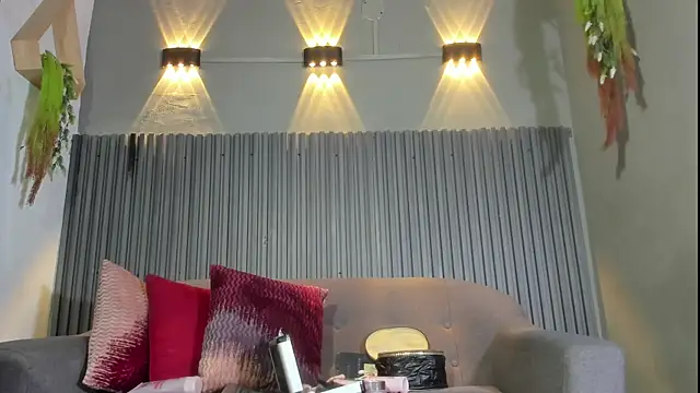 Emmyy Fantasy online show from March 30, 2026, 1:01 pm