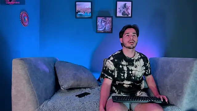 ReubenandScott online show from April 18, 2026, 4:48 am