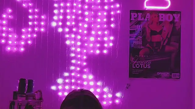 laurenlotus online show from July 25, 2026, 2:23 pm