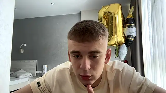 Snapshot of SoloFury chatting on May 25, 2026, 9:41 am SoloFury online show from May 25, 2026, 9:41 am