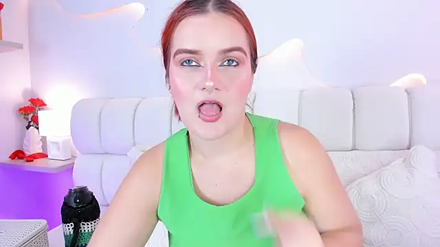 melanieklaus2 online show from April 14, 2026, 3:44 am