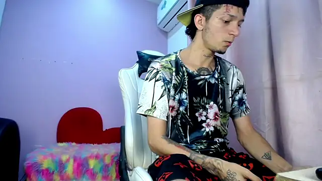 Hot Gaara  online show from April 2, 2026, 3:46 am