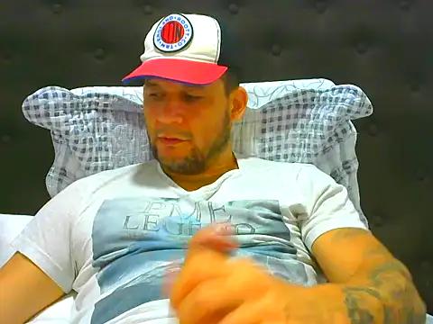 Snapshot of altenori chatting on May 22, 2026, 11:25 pm altenori online show from May 22, 2026, 11:25 pm
