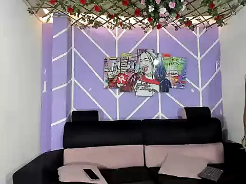Nahomi hot 77 online show from June 2, 2026, 1:22 pm