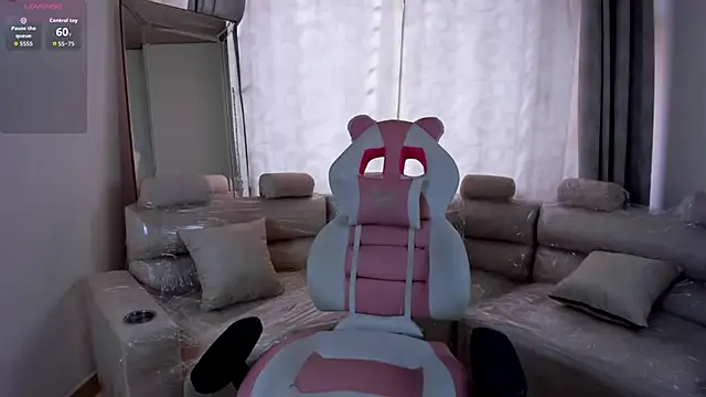 april smiith1 online show from April 11, 2026, 1:26 pm