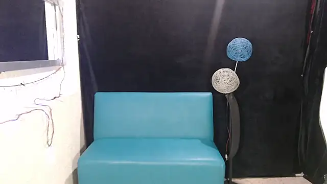 SofiaRoyal2308 online show from April 18, 2026, 2:14 am