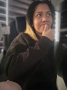 Laila LS online show from March 30, 2026, 1:23 pm