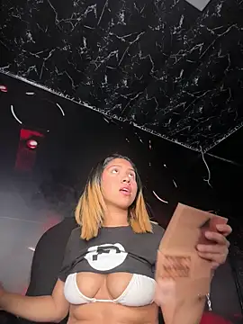 Laila LS online show from April 2, 2026, 2:13 pm