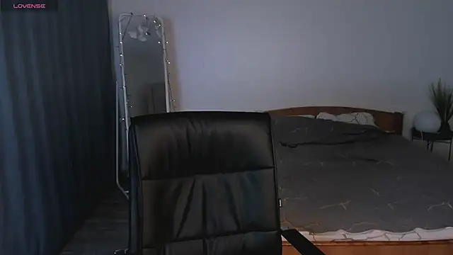 Snapshot of IceIcebabe_ chatting on July 18, 2026, 1:03 am IceIcebabe online show from July 18, 2026, 1:03 am