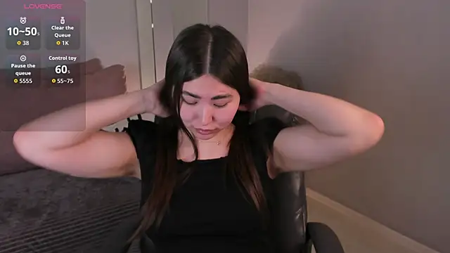 IceIcebabe  online show from April 9, 2026, 1:18 am