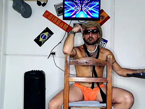 freddymdq100 online show from April 10, 2026, 5:25 am