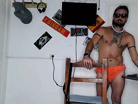 freddymdq100 online show from April 21, 2026, 5:52 pm