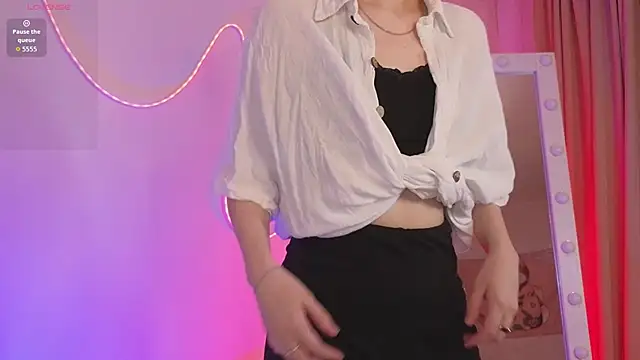 StaceyyJones online show from March 19, 2026, 10:15 am