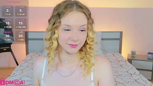 Snapshot of StaceyyJones chatting on July 7, 2026, 9:24 am StaceyyJones online show from July 7, 2026, 9:24 am