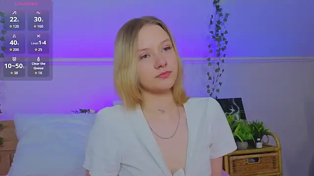 StaceyyJones online show from April 6, 2026, 11:33 am