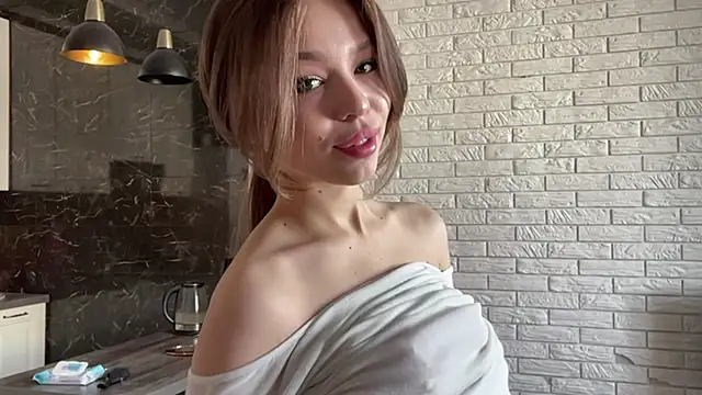 VictoryGlow online show from April 14, 2026, 10:42 am