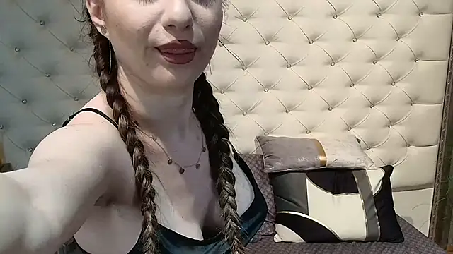 AmiellaRose online show from March 28, 2026, 6:36 am