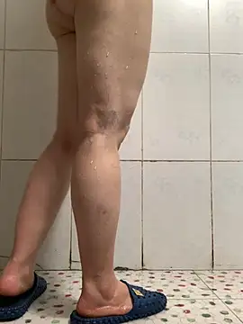 tieuvy6 online show from April 16, 2026, 1:34 pm