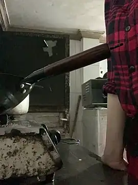 tieuvy6 online show from April 7, 2026, 1:35 pm