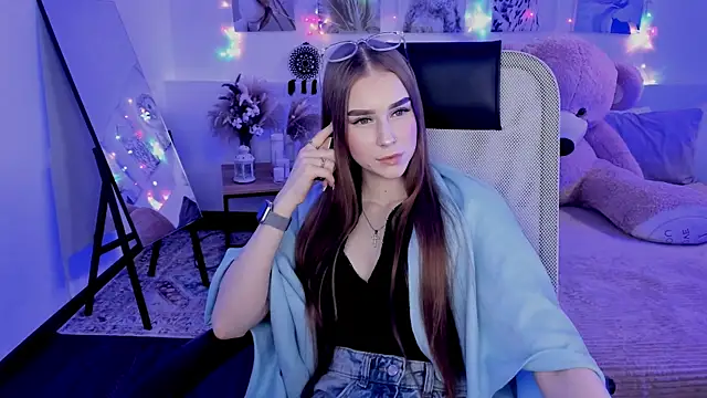 SparkleRoses online show from April 9, 2026, 10:21 am