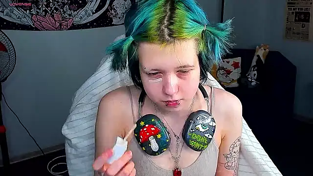 LittleKittenStar online show from March 23, 2026, 2:44 am