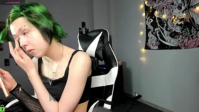 LittleKittenStar online show from March 31, 2026, 2:57 am