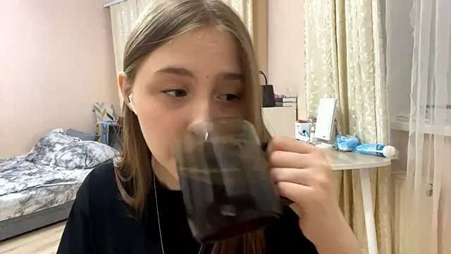 Vickyfaith online show from April 16, 2026, 6:19 pm