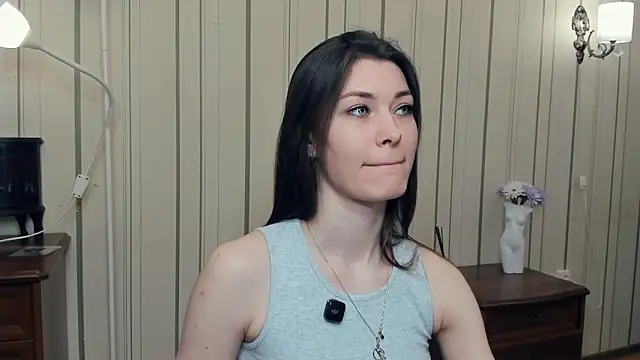 JulissaLipoma online show from March 29, 2026, 7:54 am