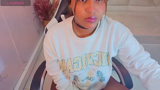 naomitp online show from May 28, 2026, 12:33 pm