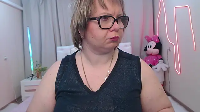 Snapshot of BonnnyBoobsy chatting on May 18, 2026, 6:34 pm BonnnyBoobsy online show from May 18, 2026, 6:34 pm