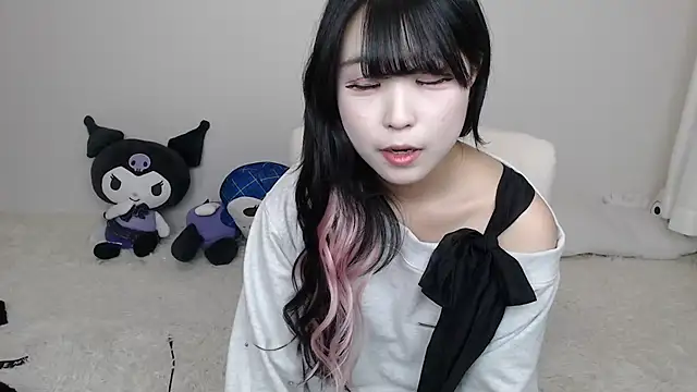 nanami nyann online show from April 18, 2026, 1:13 pm